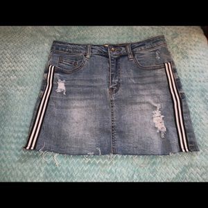 denim skirt